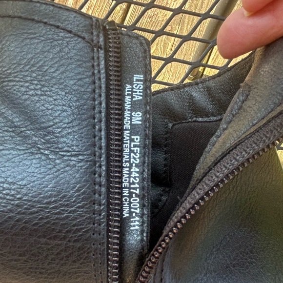 FRYE AND CO. ILISHA BLACK SIDE ZIP LOW STACKED HEEL ANKLE BOOTIES BOOTS SIZE 9 - Picture 8 of 10